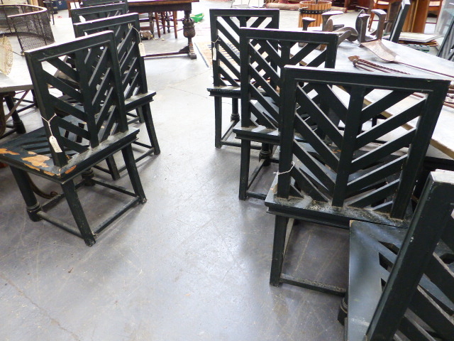 A SET OF SIXTEEN TEAK GARDEN CHAIRS WITH LOOSE SEAT PADS, FOURTEEN PAINTED GREEN AND TWO IN BARE - Image 4 of 5