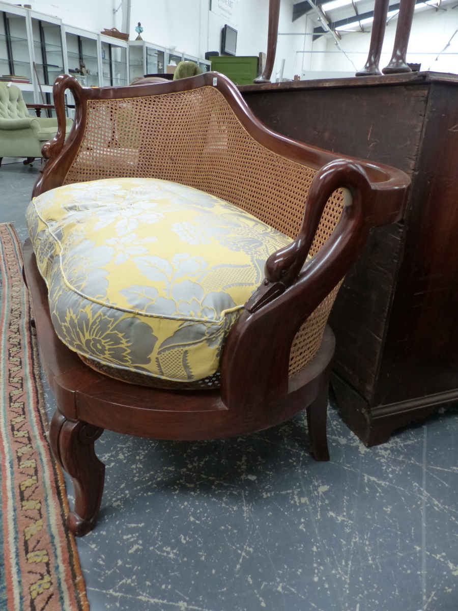 A GOOD QUALITY FRENCH STYLE HARDWOOD AND CANED SMALL CHAISE LONGUE WITH SWAN FORM ARMS AND FEATHER - Image 5 of 11