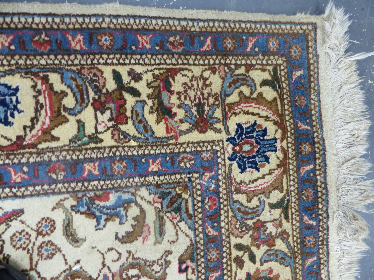 A PERSIAN TABRIZ CARPET. 315 x 200cms. - Image 13 of 14