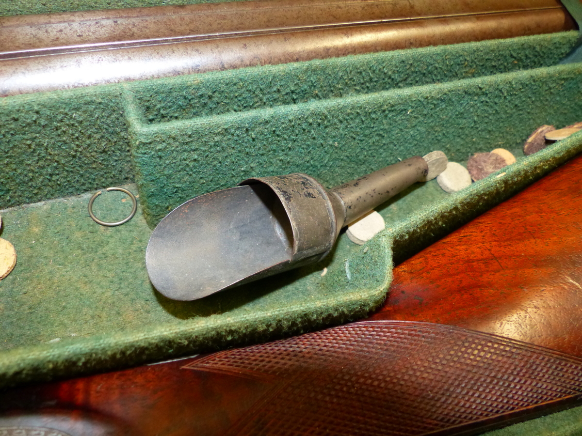 GEO.FORREST & SONS. DB 14B PERCUSSION SHOTGUN No.824 IN OAK CASE WITH ACCESSORIES - Image 6 of 15