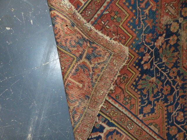 AN ANTIQUE PERSIAN MALAYER RUG. 195 x 130cms. - Image 8 of 8