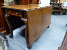 A GEO.III.MAHOGANY DROP LEAF DINING TABLE WITH END DRAWER STANDING ON WELL SHAPED CABRIOLE LEGS