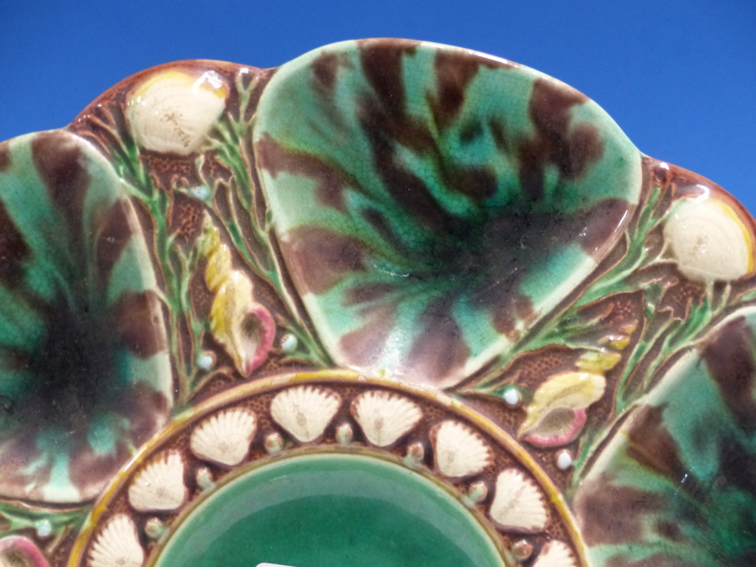 A MINTON MAJOLICA OYSTER PLATE, DATECODE FOR 1872, THE SIX AUBERGINED FLECKED GREEN COMPARTMENTS - Image 2 of 11