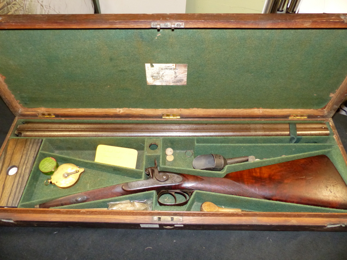 GEO.FORREST & SONS. DB 14B PERCUSSION SHOTGUN No.824 IN OAK CASE WITH ACCESSORIES