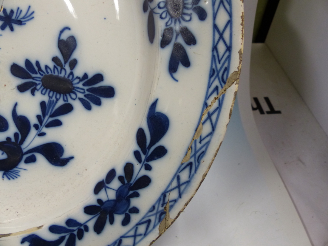 THREE DELFT BLUE AND WHITE PLATES, THE LARGEST. Dia. 34cms TOGETHER WITH A JAPANESE IMARI DISH. Dia. - Image 16 of 26