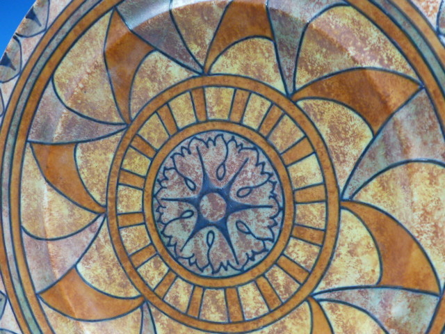 A BURGESS AND LEIGH DISH DESIGNED BY CHARLOTTE RHEAD WITH OCHRE, ORANGE AND GREY GEOMETRIC - Image 6 of 11