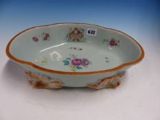 A CHINESE EXPORT ARMORIAL QUATREFOIL BOWL, THE CORONET OF A MARQUIS ABOVE OVALS INITIALLED AP AND AT