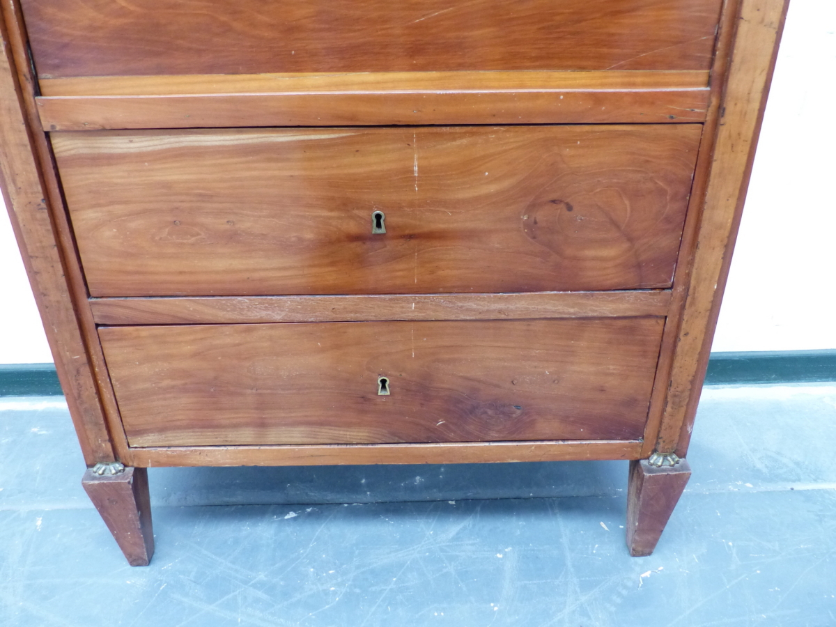 A 19th.C.FRENCH SECRETAIRE CABINET WITH DEEP FALL FRONT AND FITTED INTERIOR OVER TWO DEEP DRAWERS. - Image 11 of 11