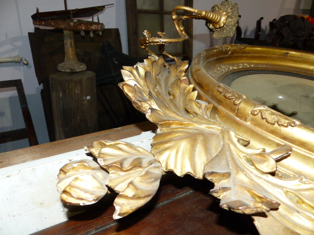 AN EARLY 19th.C.CARVED GILTWOOD CONVEX MIRROR WITH ENTWINED DOLPHIN CREST AND FLANKING PAIRS OF - Image 17 of 19