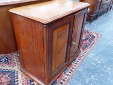 A 19th.C.SATINWOOD TWO DOOR COLLECTOR'S CABINET, THE INTERIOR FITTED WITH DIVIDED SLIDES. 76 x 39