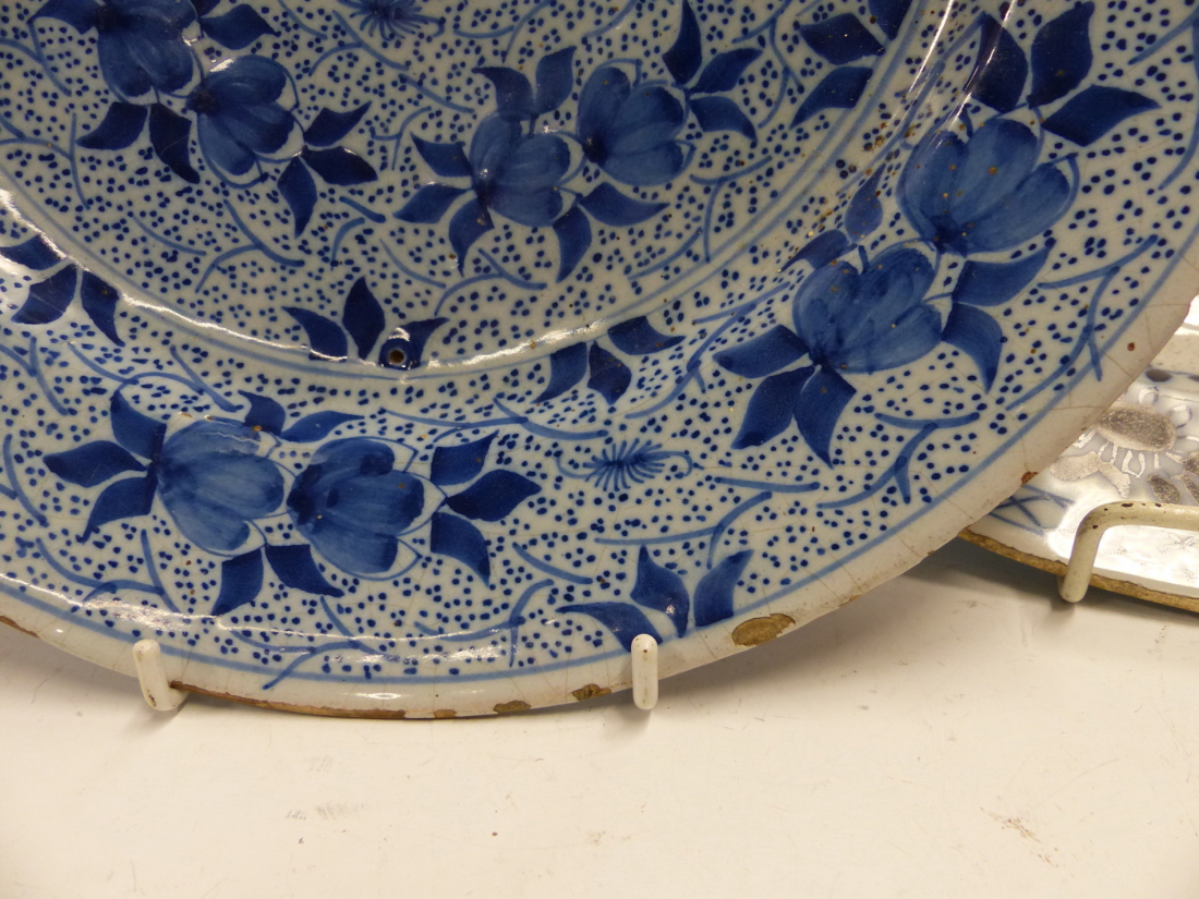 THREE DELFT BLUE AND WHITE PLATES, THE LARGEST. Dia. 34cms TOGETHER WITH A JAPANESE IMARI DISH. Dia. - Image 10 of 26