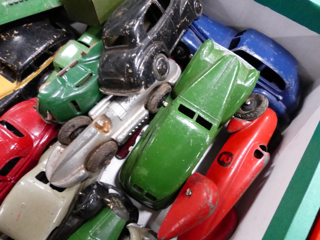 APPROXIMATELY FIFTY DINKY, MATCHBOX AND OTHER DIE CAST TOYS TO INCLUDE A FORDSON TRACTOR, FODEN FLAT - Image 12 of 13