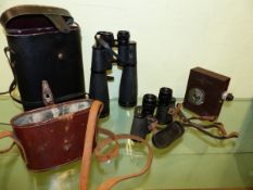 A LEATHER CASED PATHE WEBO 9M/M5 CINE CAMERA TOGETHER WITH TWO PAIRS OF BINOCULARS, THOSE LEATHER