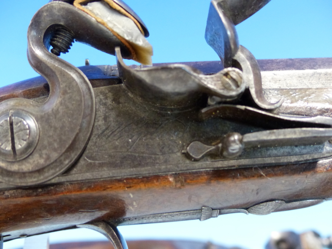 WOGDON LONDON, A PAIR OF FLINTLOCK PISTOLS, THE BRASS CAPS TO THE RAMRODS UNDER THE OCTAGONAL - Image 15 of 36