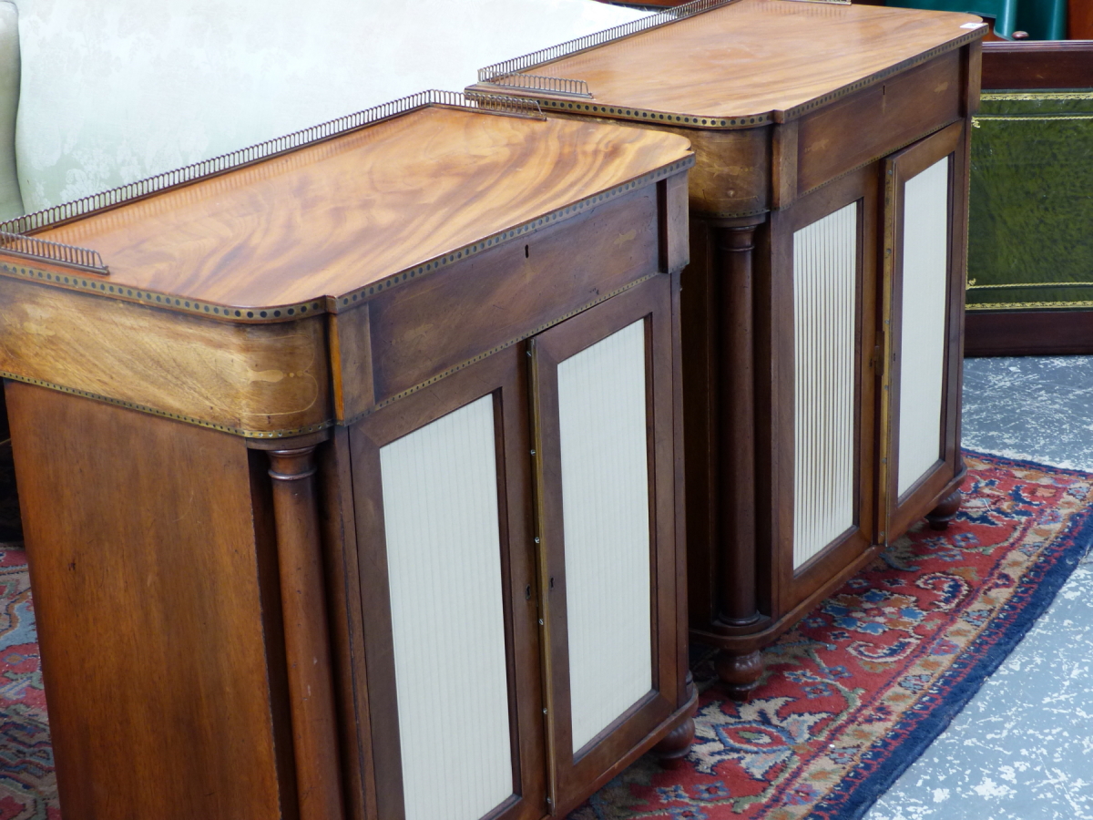 A PAIR OF 19th.C.AND LATER REGENCY STYLE MAHOGANY SIDE CABINETS WITH BRASS GALLERY TOP OVER FRIEZE - Image 4 of 16