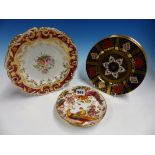 FOUR CAVERSWALL IMARI PALETTE PLATES. Dia. 21cms. TWO CROWN DERBY SAUCERS TOGETHER WITH TWO FLOWER