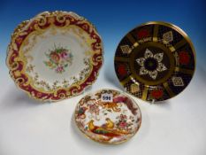 FOUR CAVERSWALL IMARI PALETTE PLATES. Dia. 21cms. TWO CROWN DERBY SAUCERS TOGETHER WITH TWO FLOWER