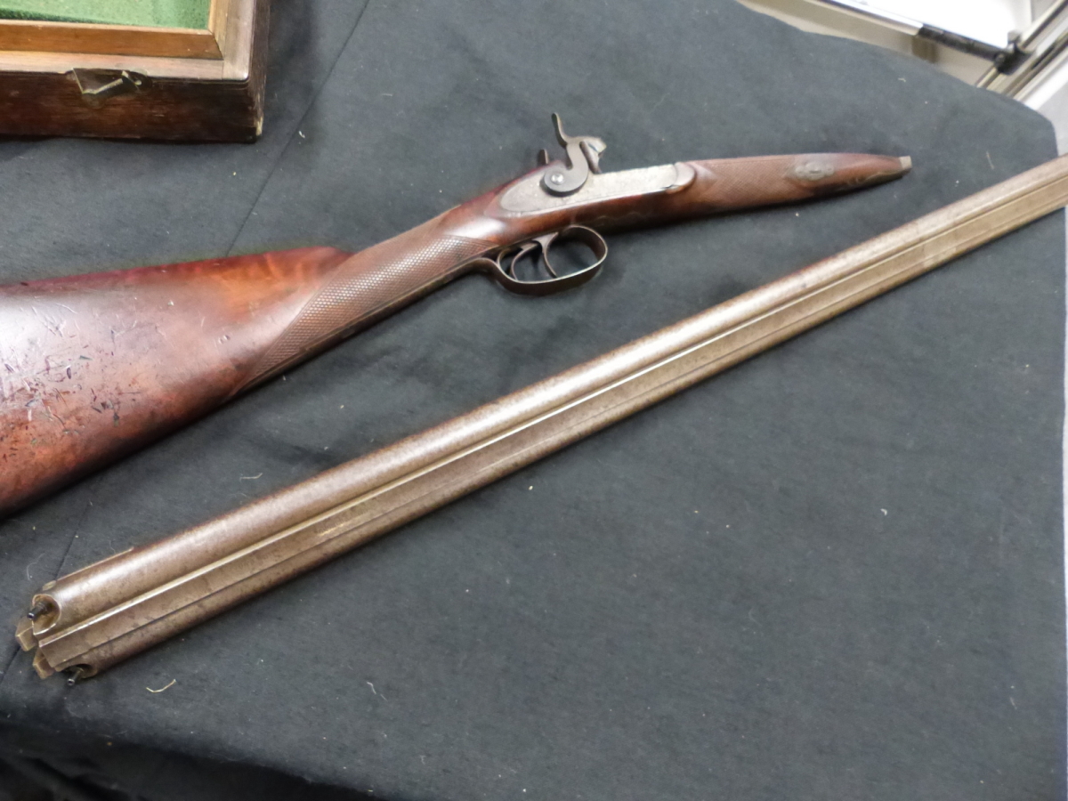 GEO.FORREST & SONS. DB 14B PERCUSSION SHOTGUN No.824 IN OAK CASE WITH ACCESSORIES - Image 11 of 15