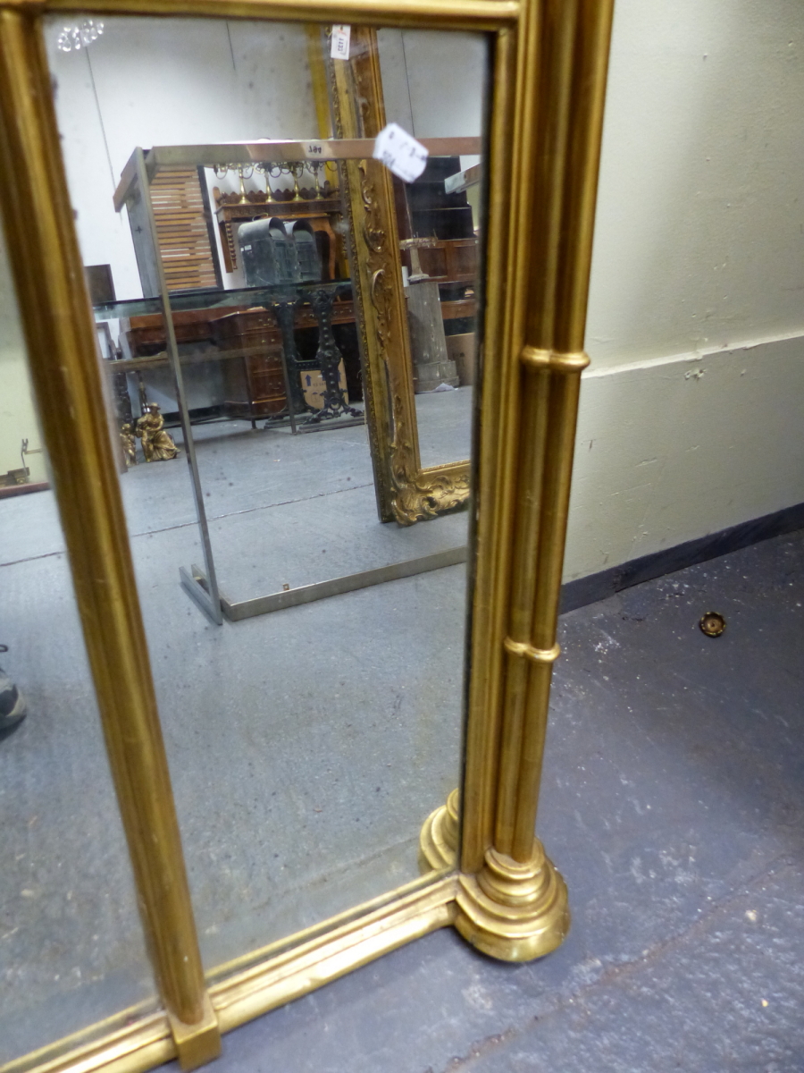 A 19th.C. GILT OVERMANTLE WITH CLASSICAL CHARIOT FRIEZE OVER TRIPLE PLATE MIRROR, FLANKED BY CLUSTER - Image 7 of 9