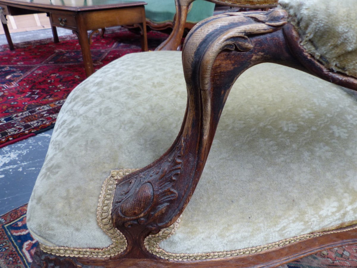 A PAIR OF FRENCH LOUIS XV STYLE CARVED OAK SALON ARM CHAIRS. - Image 7 of 7