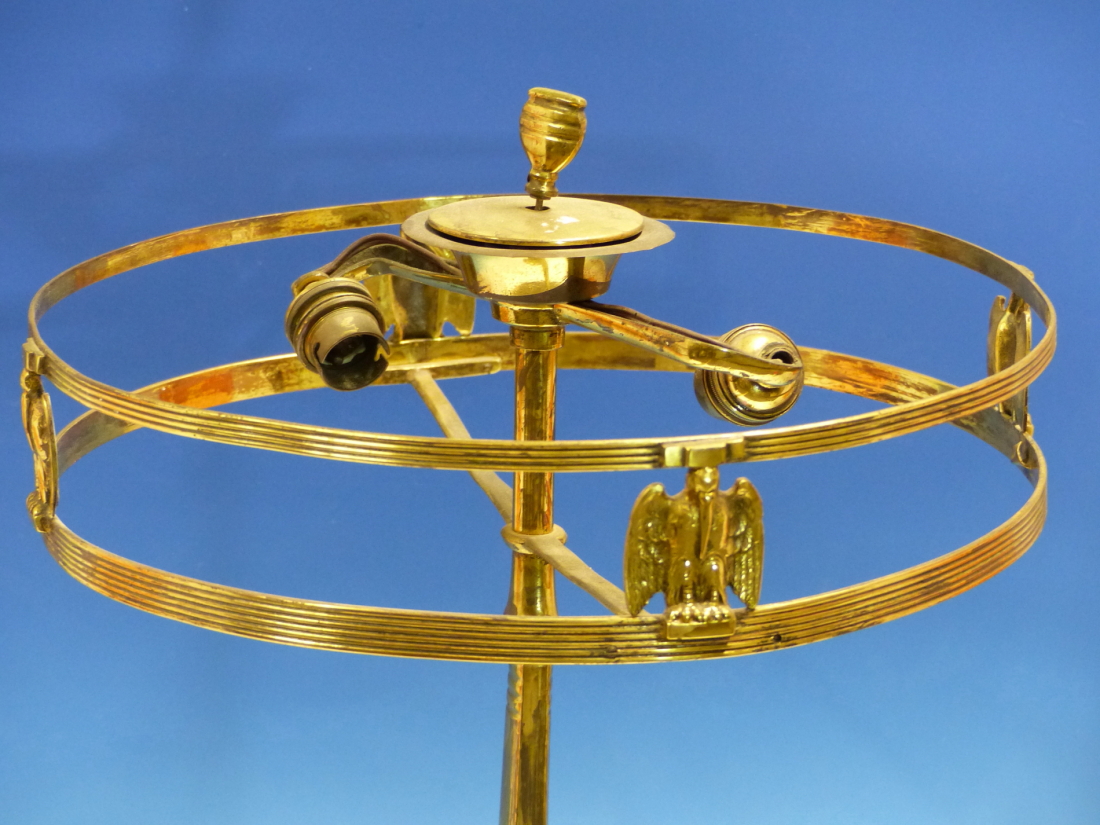 AN ART DECO BRASS TABLE LAMP WITH INTEGRAL CIRCULAR SHADE SUPPORT FEATURING FOUR PELICANS BETWEEN - Image 2 of 13