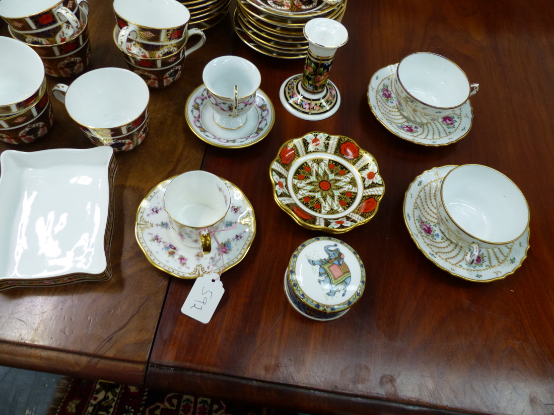 A PART TEA SERVICE OF CROWN DERBY 1128 PATTERN, LAFARGE GILT AND BLUE BORDERED WARES AND - Image 5 of 7