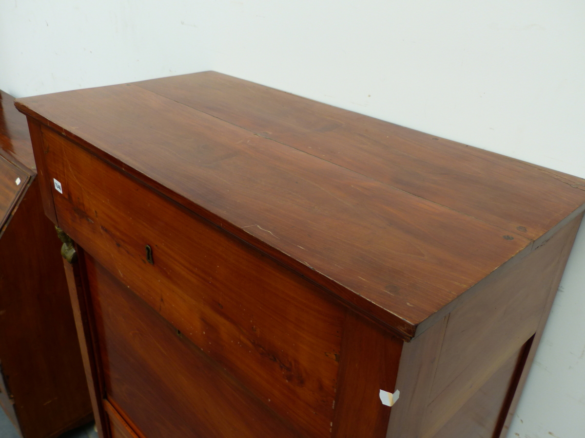 A 19th.C.FRENCH SECRETAIRE CABINET WITH DEEP FALL FRONT AND FITTED INTERIOR OVER TWO DEEP DRAWERS. - Image 4 of 11