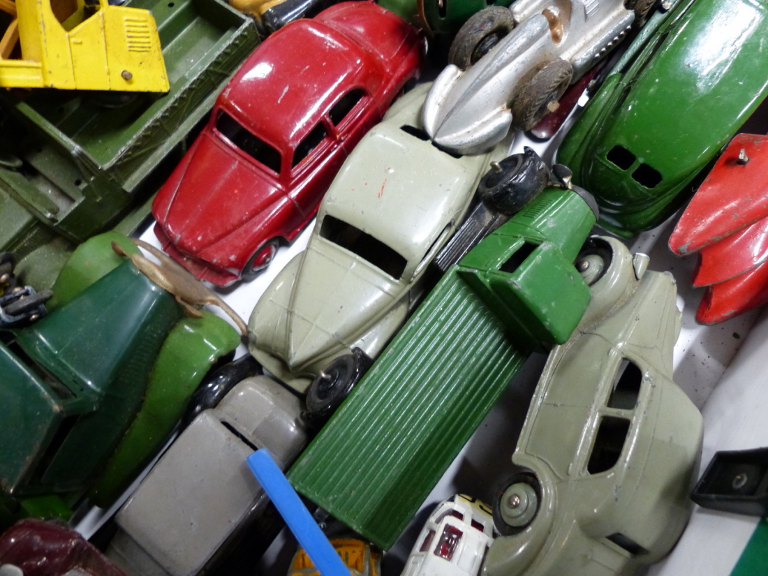 APPROXIMATELY FIFTY DINKY, MATCHBOX AND OTHER DIE CAST TOYS TO INCLUDE A FORDSON TRACTOR, FODEN FLAT - Image 10 of 13