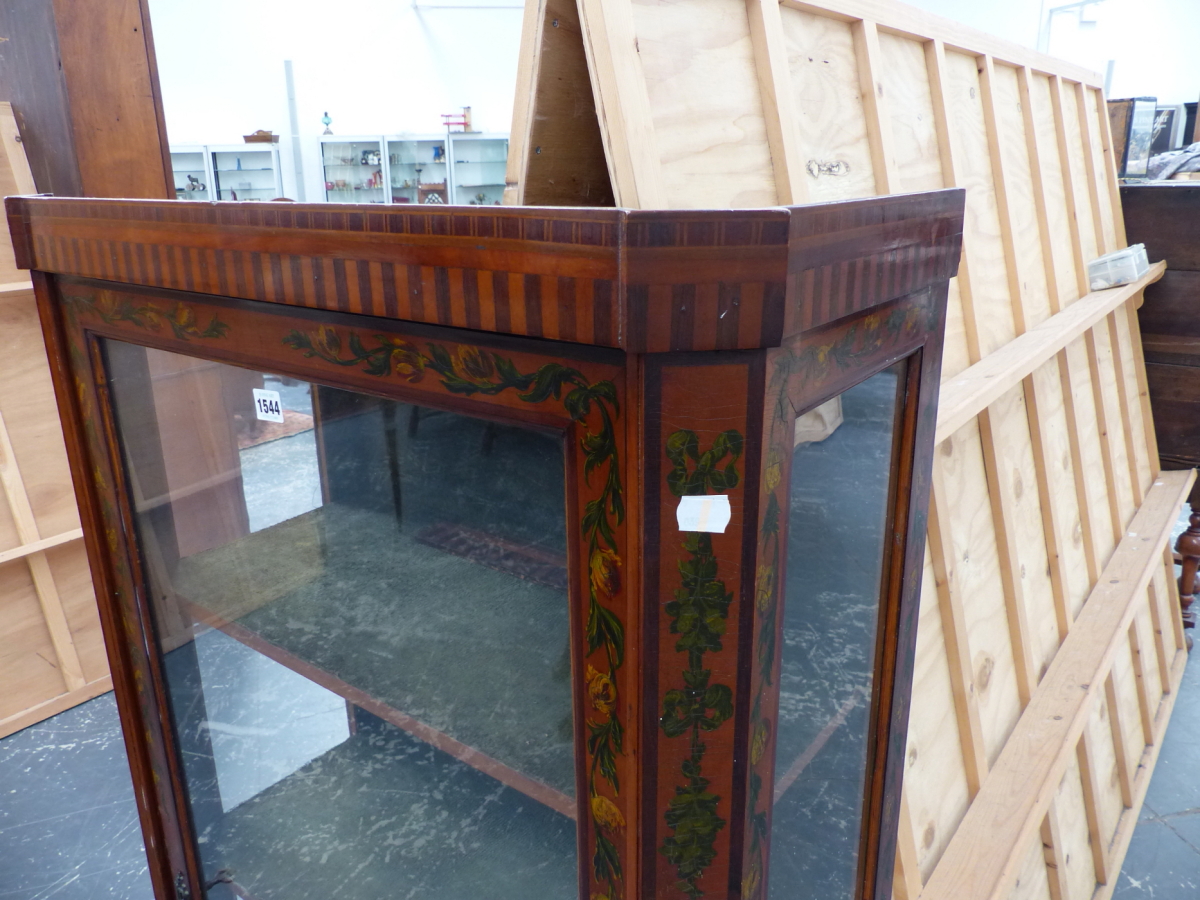 A 19th.C.FRENCH SATINWOOD TALL DISPLAY CABINET WITH HAND PAINTED FLORAL DECORATION. 73 x 34 x H. - Image 2 of 11