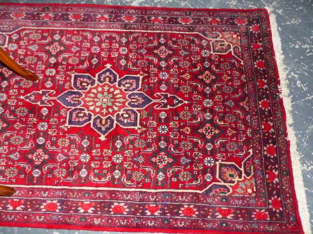 A PERSIAN RUG OF GARDEN DESIGN. 142 x 103cms AND ANOTHER OF BIDJAR DESIGN (2) - Image 4 of 6