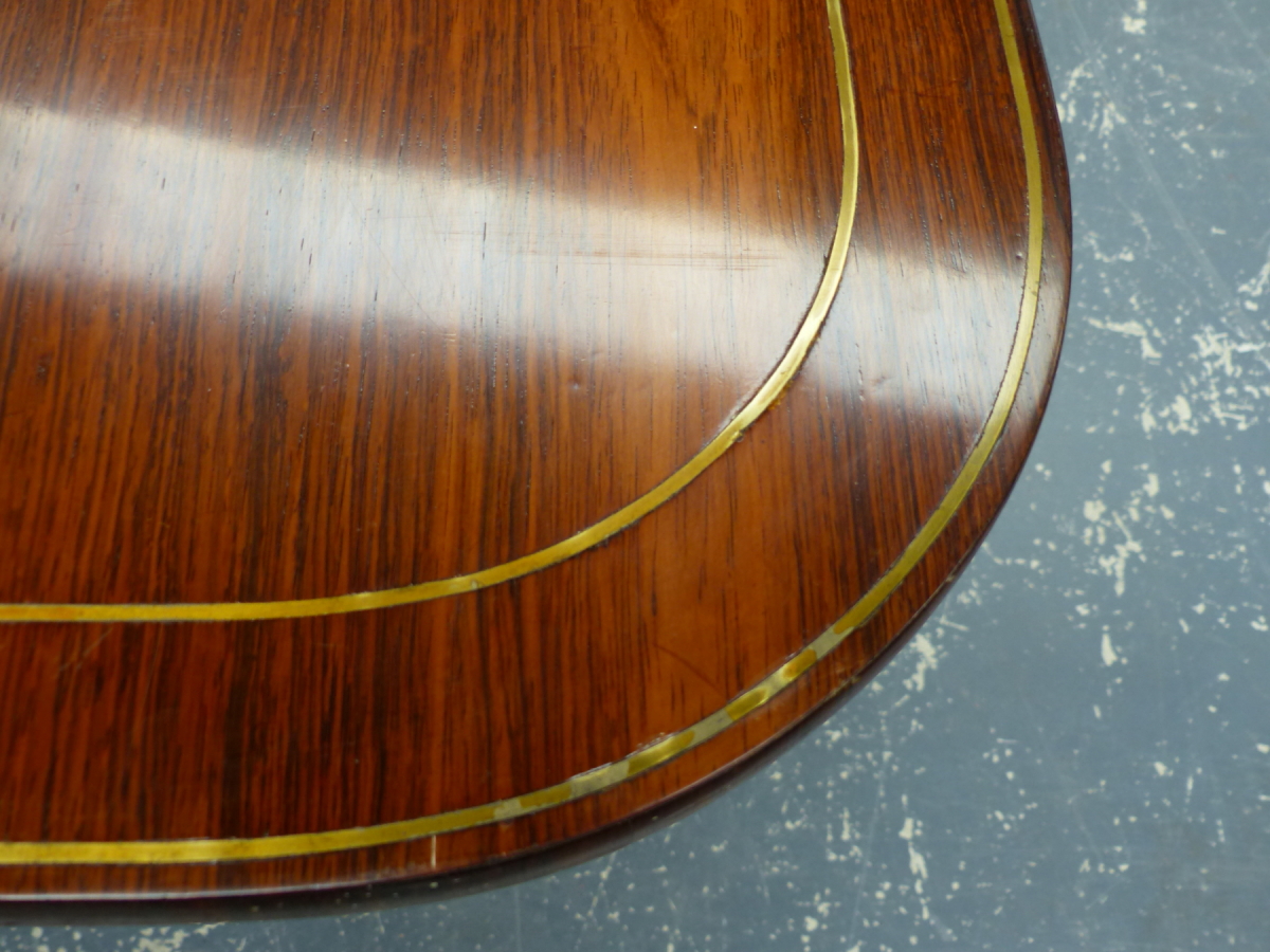 A REGENCY ROSEWOOD AND BRASS INLAID TILT TOP BREAKFAST TABLE ON QUADRUPED SABRE LEGS. 98 x 140 x H. - Image 5 of 14