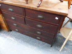 A SMALL CHEST OF SIX DRAWERS.