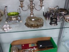 A QTY OF SILVER PLATEDWARES.