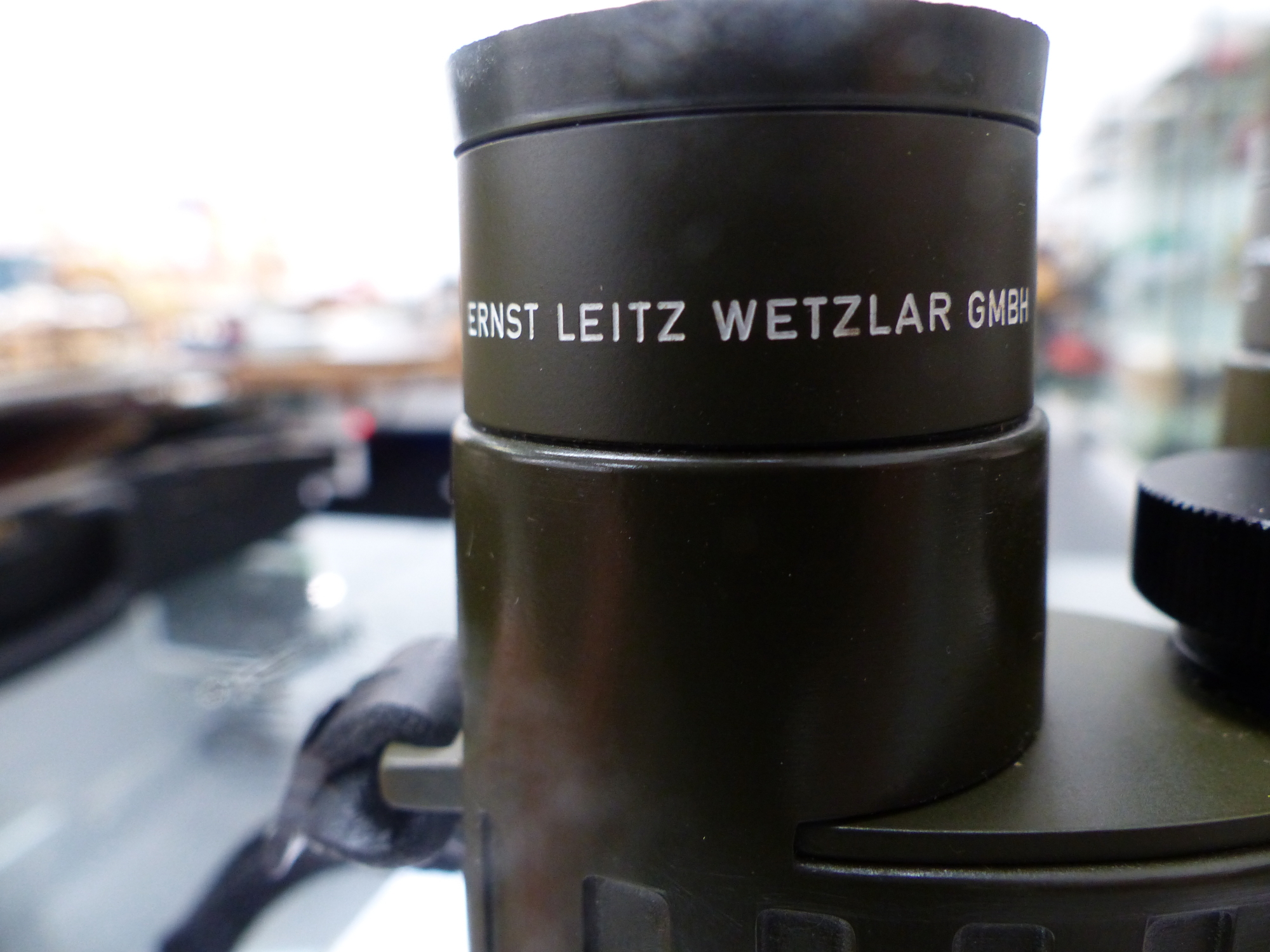 VARIOUS BINOCULARS O INCLUDE LEITZ, SHAVING SETS ETC. - Image 4 of 19