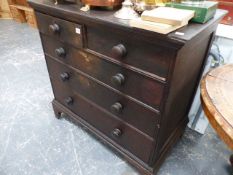 AN 18th.C.OAK CHEST OF DRAWERS.