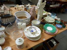 A SPODE PART TEA SERVICE, A SPONGE DECORATED FOOT BATH AND CHINA AND GLASS.