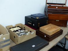 A LARGE QTY OF CUTLERY AND CUTLERY BOXES.