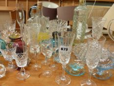 A QTY OF GLASSWARES.