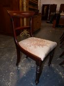 A SET OF FOUR VICTORIAN DINING CHAIRS.