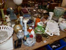 A QTY OF VARIOUS CHINAWARES, TABLE LAMP,ORNAMENTS,ETC.