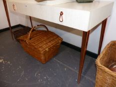 A MID CENTURY DRESSING TABLE.