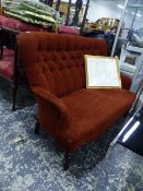 A SMALL BUTTON BACK SETTEE.