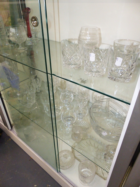 A QTY OF CUT AND OTHER GLASSWARE.