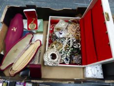 A LARGE COLLECTION OF VINTAGE COSTUME JEWELLERY.