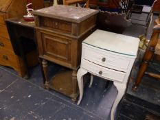 A GEORGIAN GATELEG TABLE, TWO BEDSIDE CABINETS AND A TIN TRUNK.