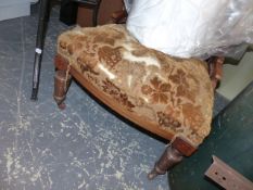 A VICTORIAN WALNUT AND INLAID SALON CHAIR.