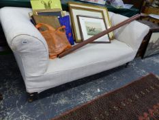 A CHESTERFIELD SETTEE.