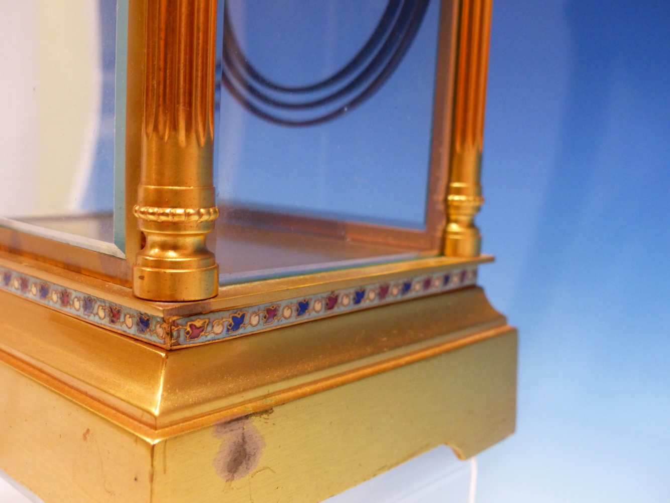 A FRENCH GILT METAL MOUNTED BEVELLED GLASS CASED MANTEL CLOCK STRIKING ON A COILED ROD, THE - Image 8 of 18