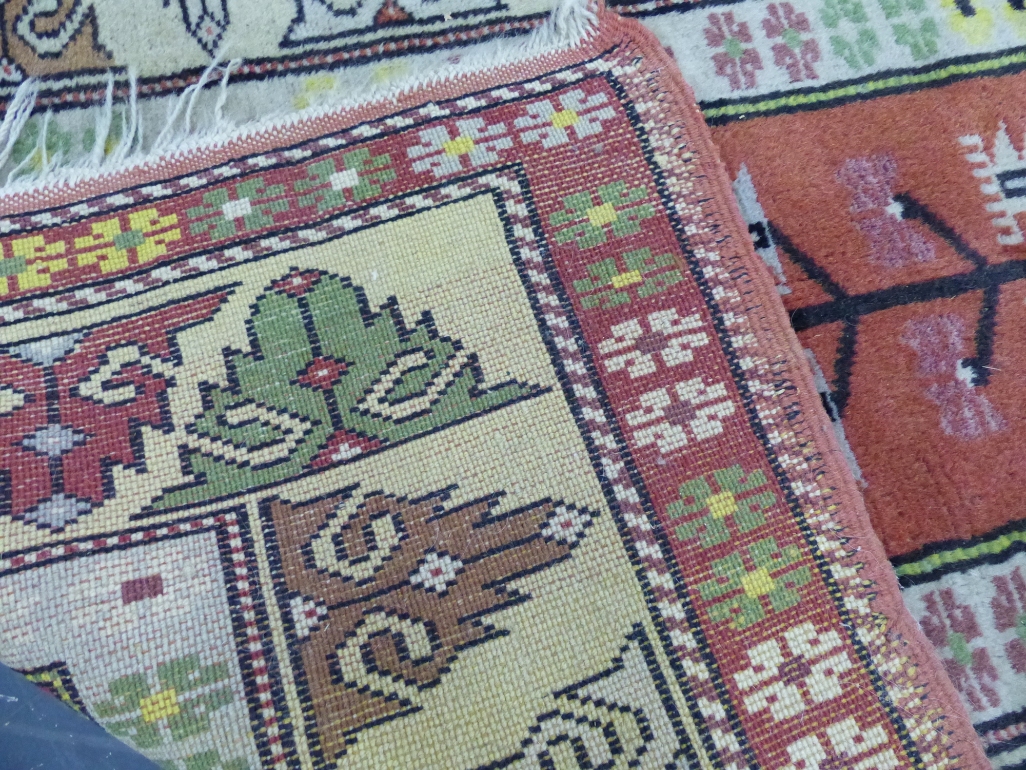 TWO ORIENTAL RUGS LARGEST. 180 x 113cms. - Image 9 of 10