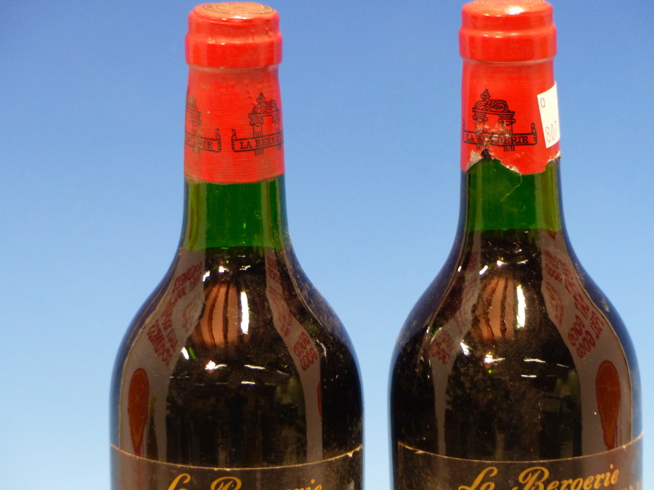 WINE. BARON PHILLIPE DE ROTHSCHILD MOUTON CADET 1967 2 x BOTTLES. (2) - Bild 3 aus 3